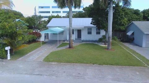 176 E 24TH STREET
