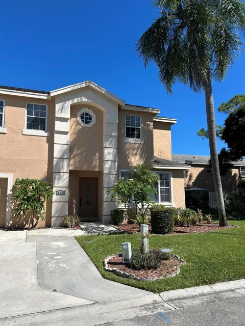 331 OAK CREST TERRACE #331
