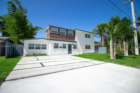 1321 NE 14th St