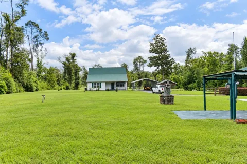 351 NE BELLVILLE ROAD