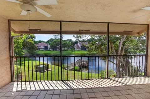 5621 Coach House Circle