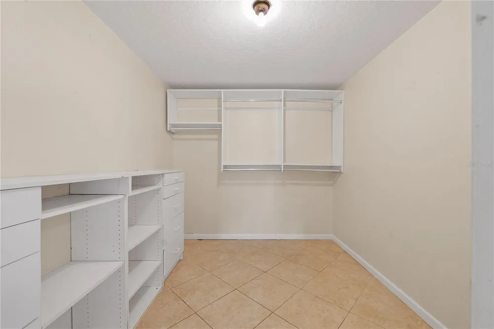 3809 HANOVER HILL DR Valrico, FL 33596