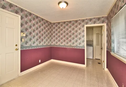 3512 E 70th Place