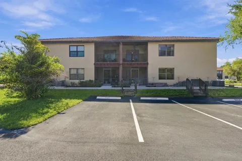 2446 SE GARDEN TERRACE #302