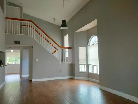 17201 GLENMOOR DRIVE