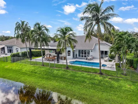 2678 MEADOWOOD DRIVE