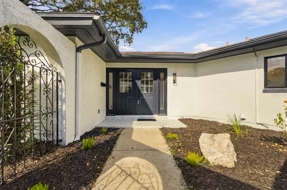 10309 RECLINATA LANE Tampa, FL 33618