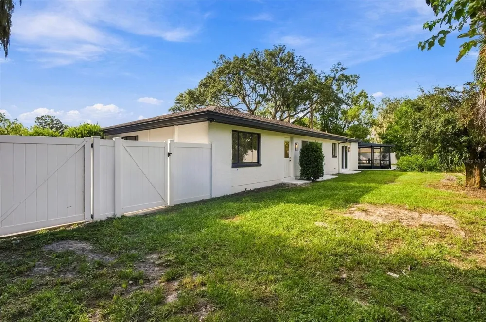 10309 RECLINATA LANE Tampa, FL 33618
