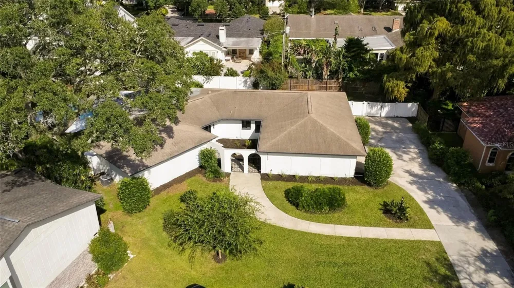 10309 RECLINATA LANE Tampa, FL 33618
