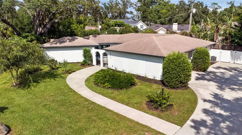 10309 RECLINATA LANE Tampa, FL 33618