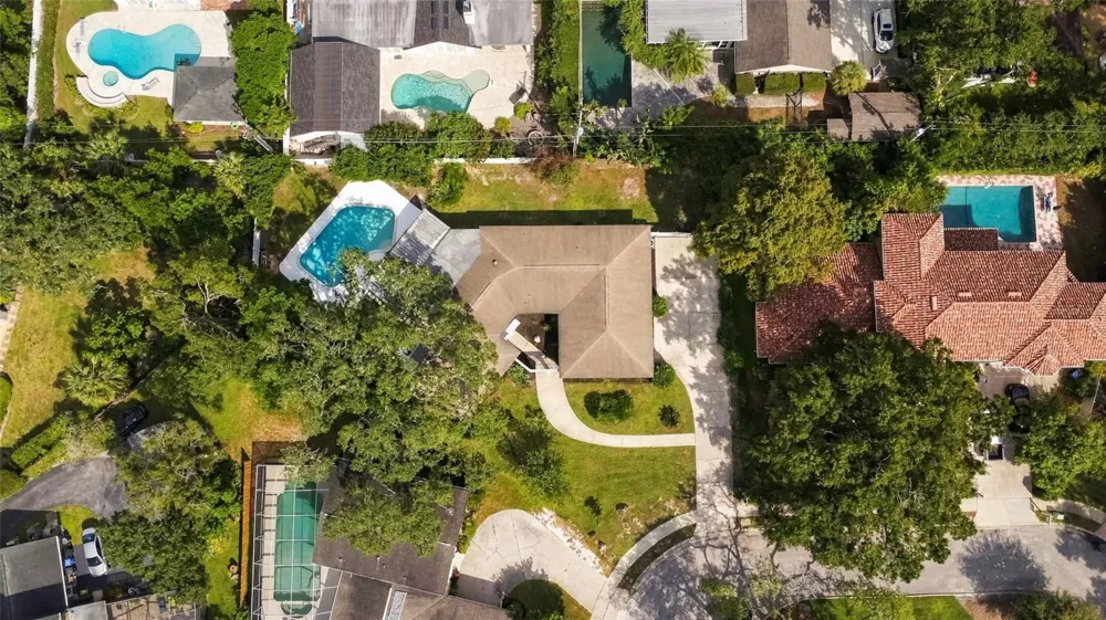 10309 RECLINATA LANE Tampa, FL 33618