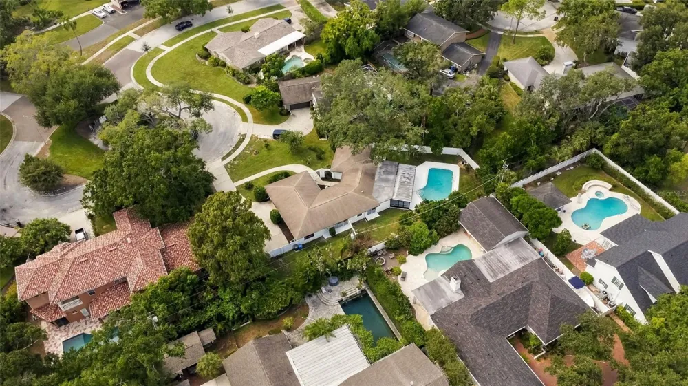 10309 RECLINATA LANE Tampa, FL 33618
