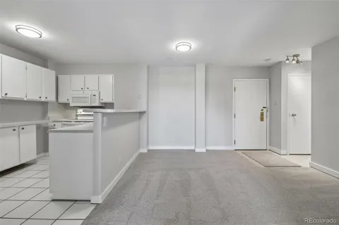 480 S Marion Parkway #902