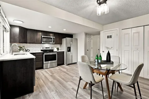 525 S Xenon Court