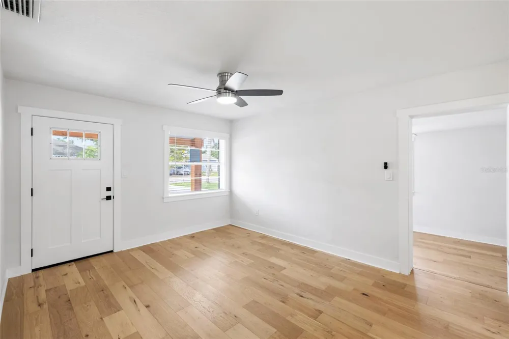 4232 W BAY VIEW AVENUE Tampa, FL 33611