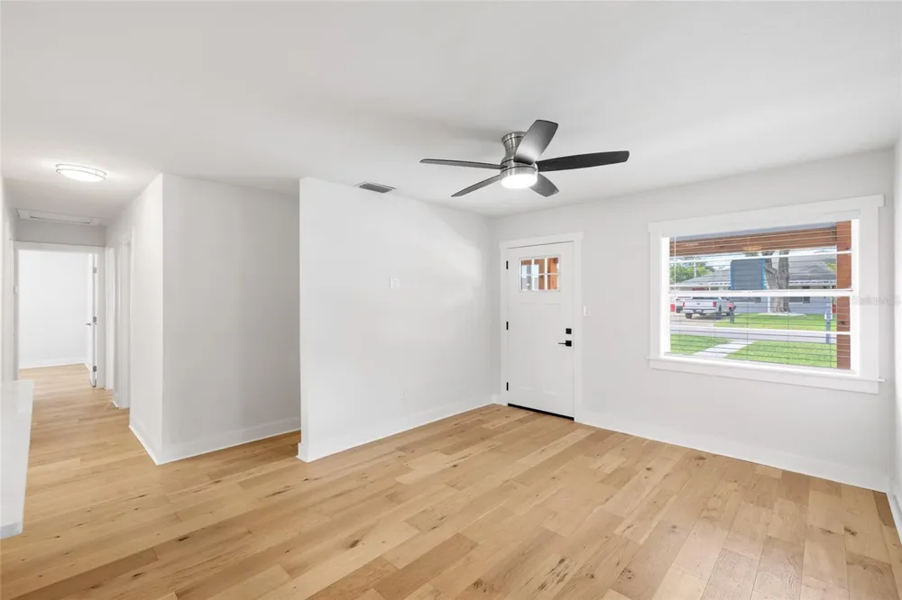 4232 W BAY VIEW AVENUE Tampa, FL 33611