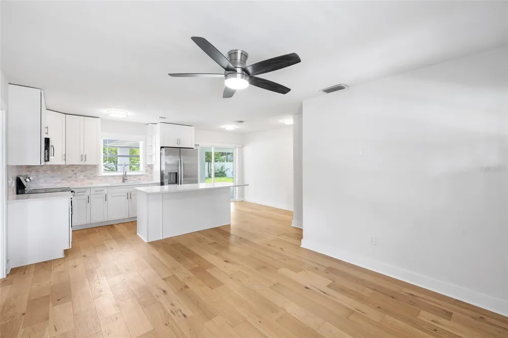 4232 W BAY VIEW AVENUE Tampa, FL 33611