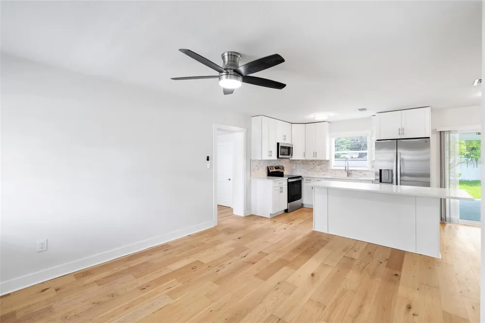 4232 W BAY VIEW AVENUE Tampa, FL 33611