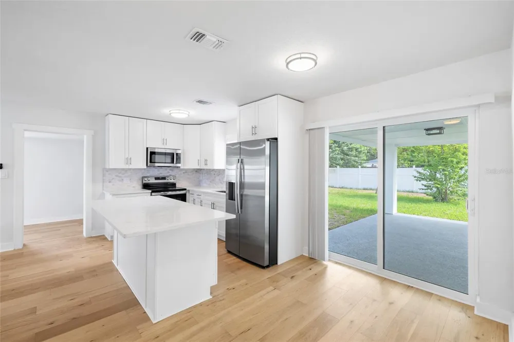 4232 W BAY VIEW AVENUE Tampa, FL 33611
