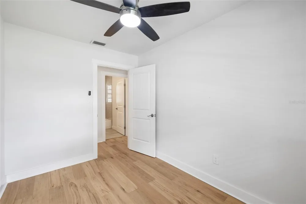 4232 W BAY VIEW AVENUE Tampa, FL 33611