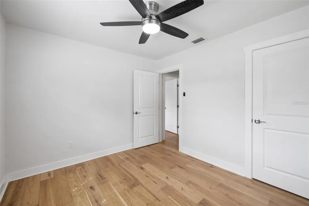 4232 W BAY VIEW AVENUE Tampa, FL 33611
