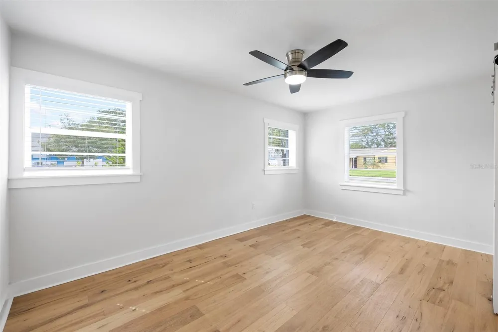 4232 W BAY VIEW AVENUE Tampa, FL 33611