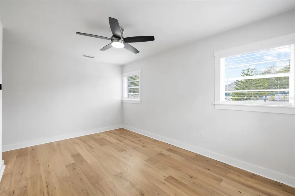 4232 W BAY VIEW AVENUE Tampa, FL 33611