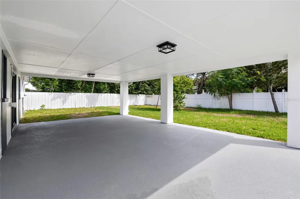 4232 W BAY VIEW AVENUE Tampa, FL 33611