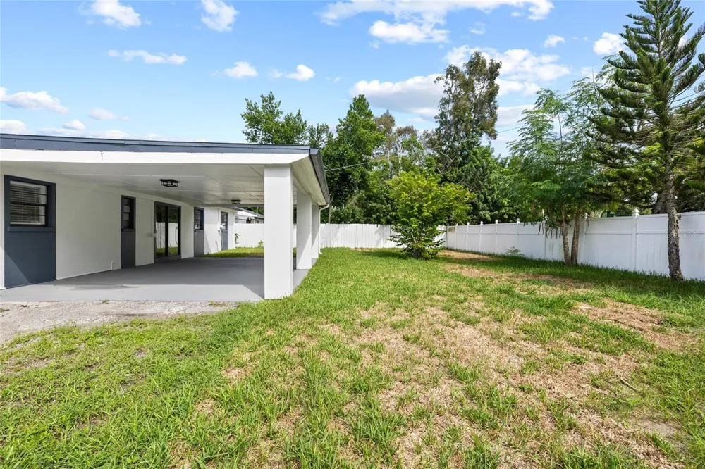 4232 W BAY VIEW AVENUE Tampa, FL 33611
