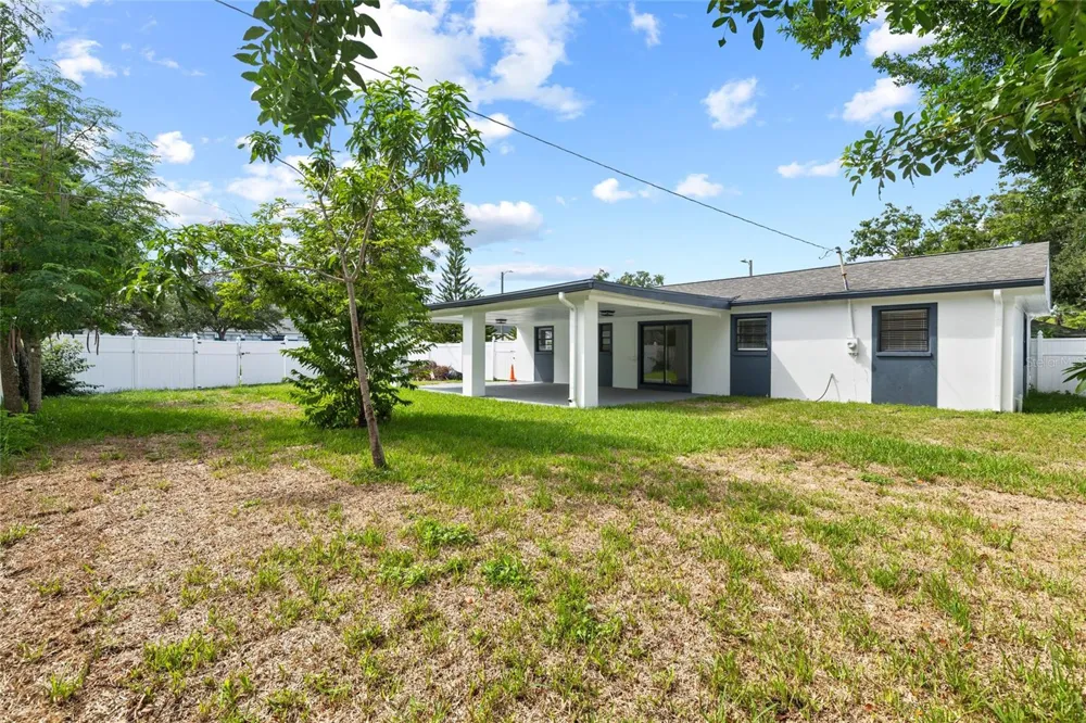 4232 W BAY VIEW AVENUE Tampa, FL 33611