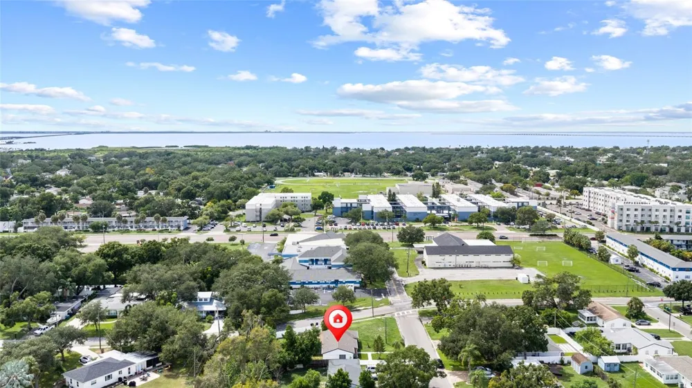 4232 W BAY VIEW AVENUE Tampa, FL 33611