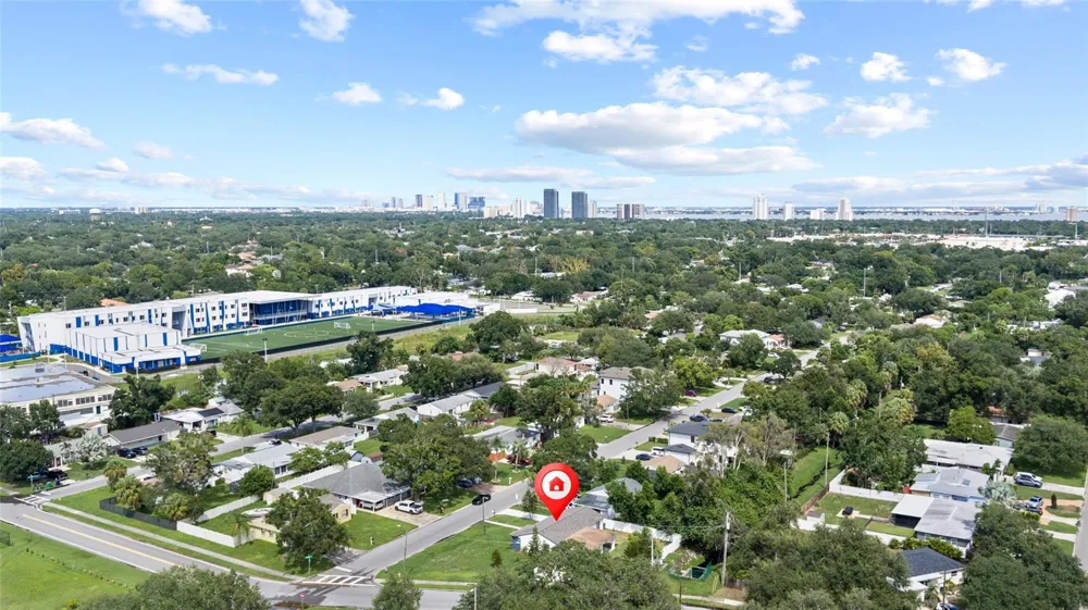4232 W BAY VIEW AVENUE Tampa, FL 33611