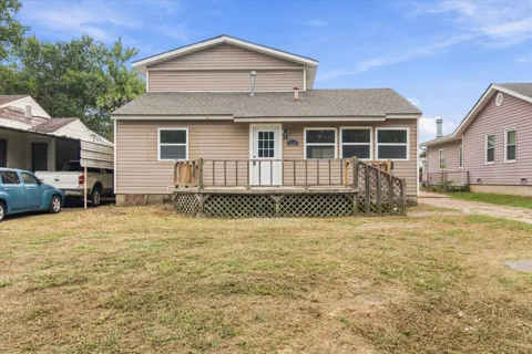 3706 W 42nd Place