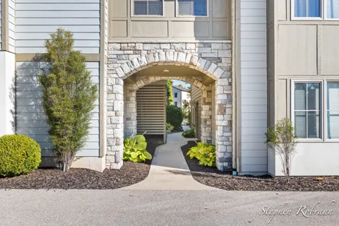 2005 Celadon Drive NE #5
