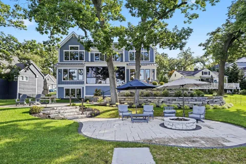 140 E Gull Lake Drive