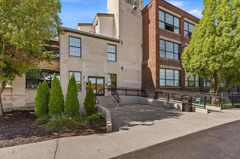 533 Columbia Avenue #18