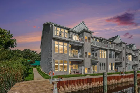 2411 Lake Avenue #52