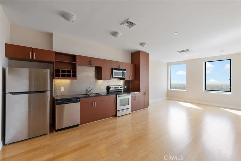 3810 Wilshire Blvd #1811 Los Angeles, CA 90010
