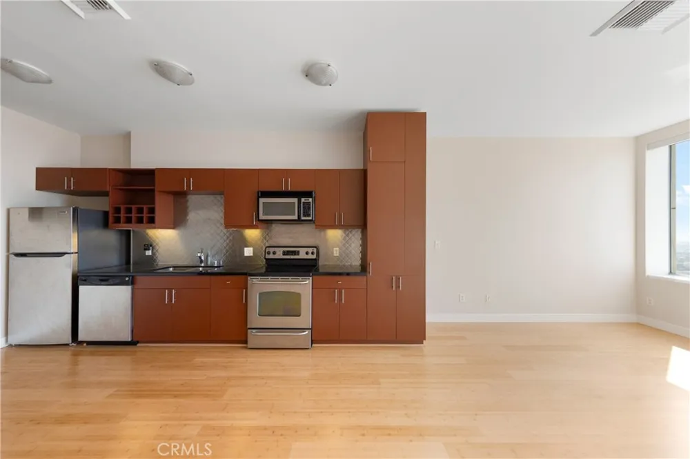 3810 Wilshire Blvd #1811 Los Angeles, CA 90010