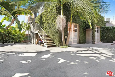 4870 W Adams Boulevard