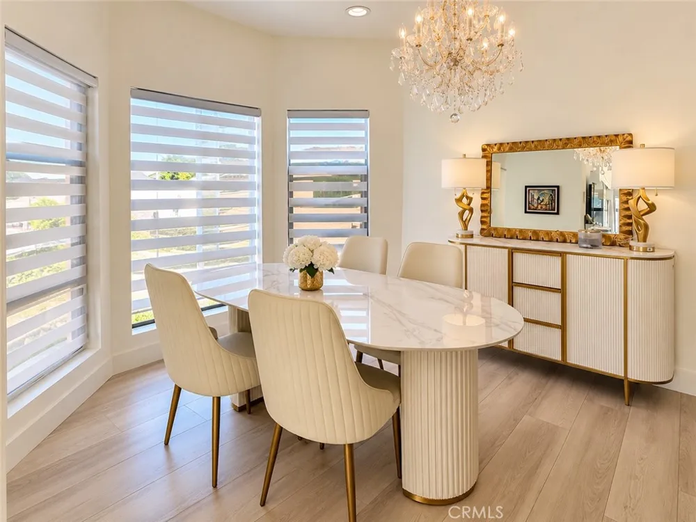 437 E Palm Avenue #207 Burbank, CA 91501