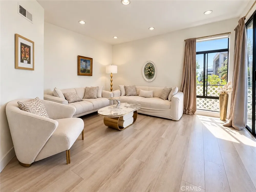 437 E Palm Avenue #207 Burbank, CA 91501