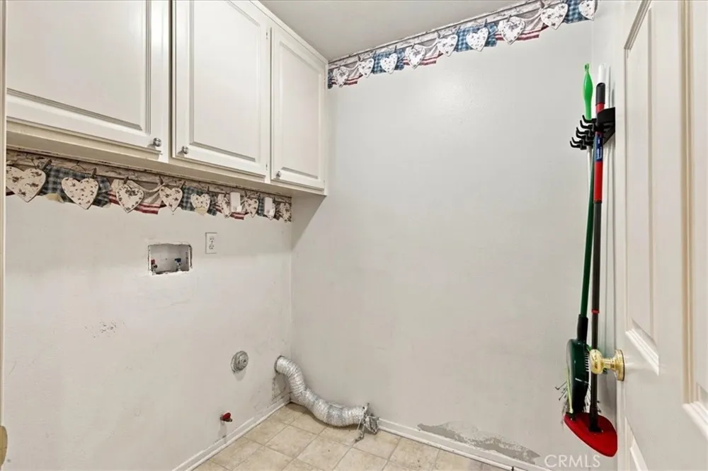 28165 Ashbrook Valencia, CA 91354