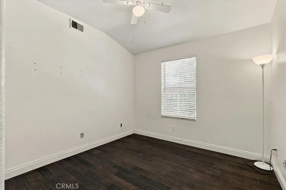 28165 Ashbrook Valencia, CA 91354