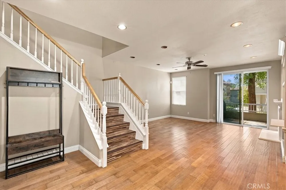 28165 Ashbrook Valencia, CA 91354
