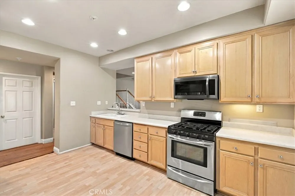 28165 Ashbrook Valencia, CA 91354