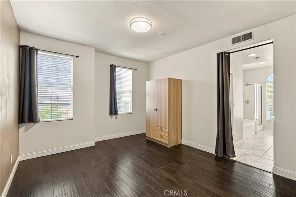 28165 Ashbrook Valencia, CA 91354