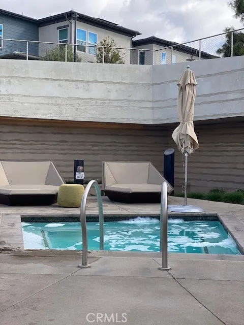 1055 Cadence Irvine, CA 92618