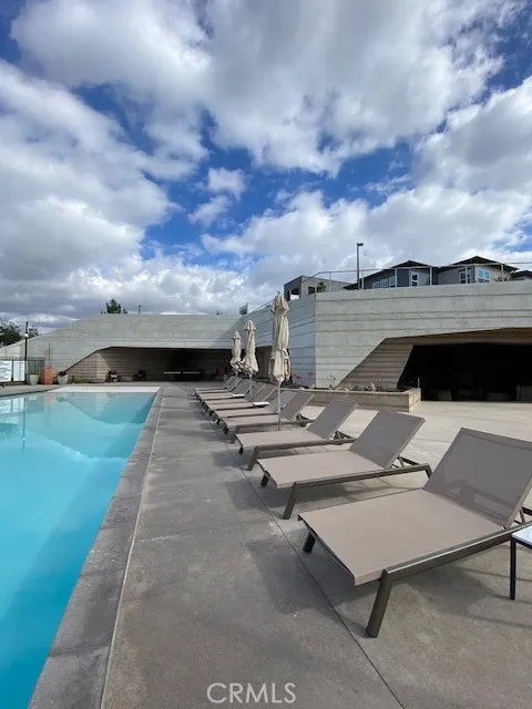 1055 Cadence Irvine, CA 92618