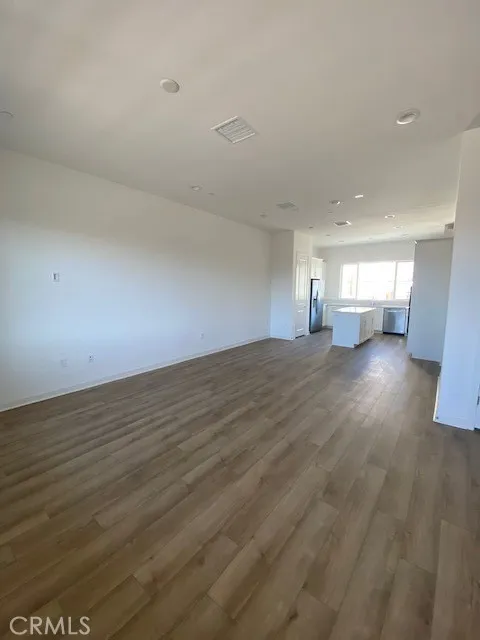 1055 Cadence Irvine, CA 92618